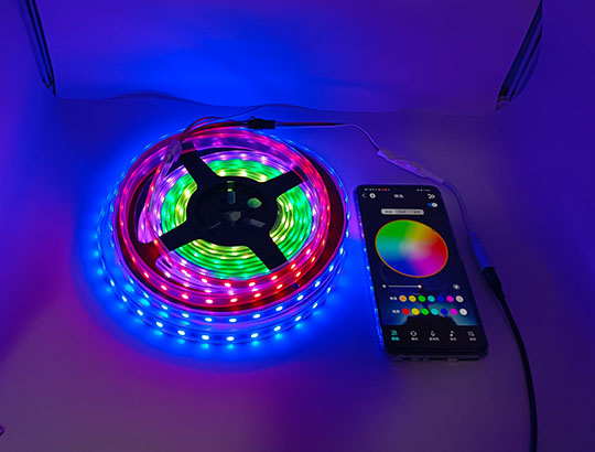 多功能广州应急手电筒方案开发，手电筒驱动芯片厂家